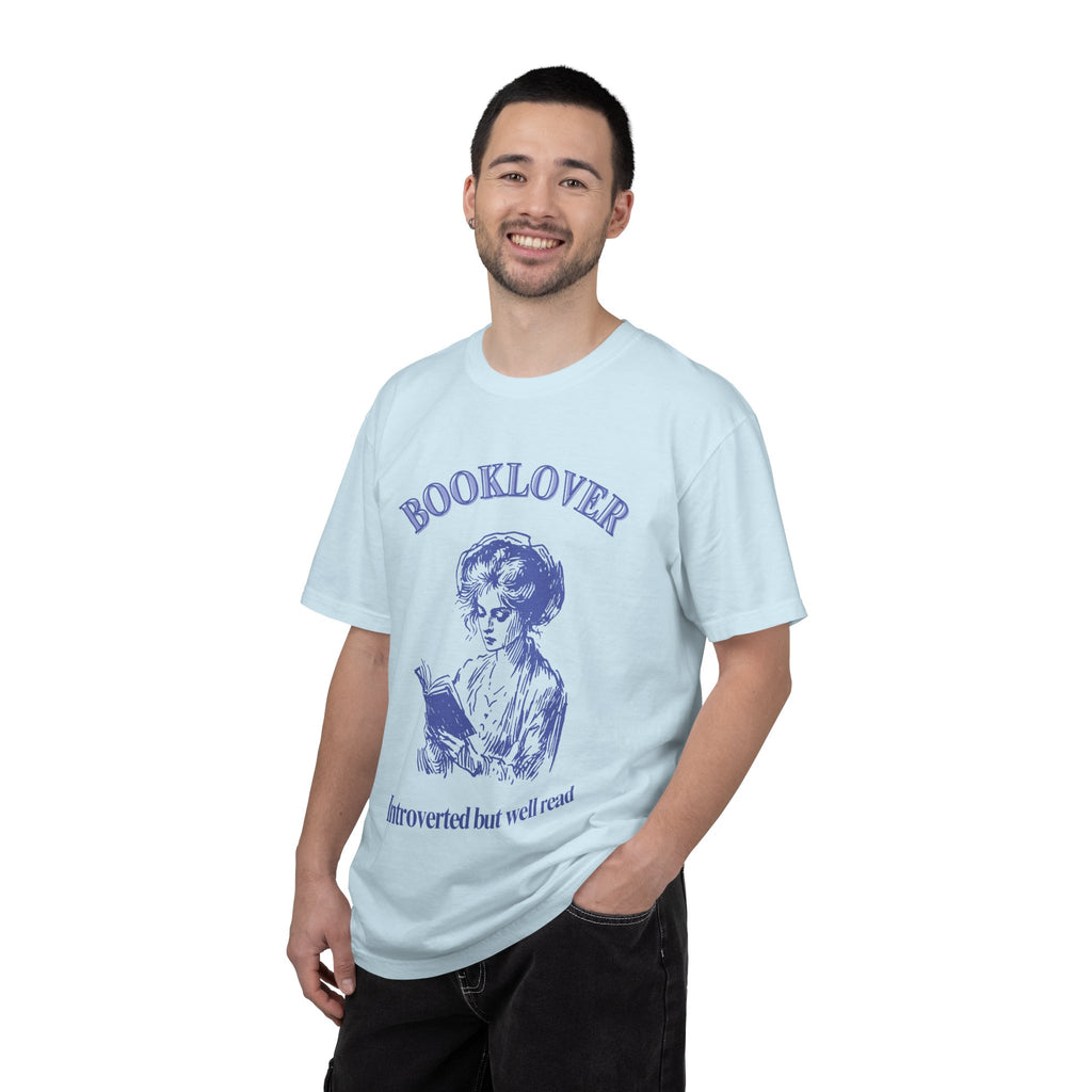 Booklover T-Shirt — "Introverted but well read" Vintage Reader Tee