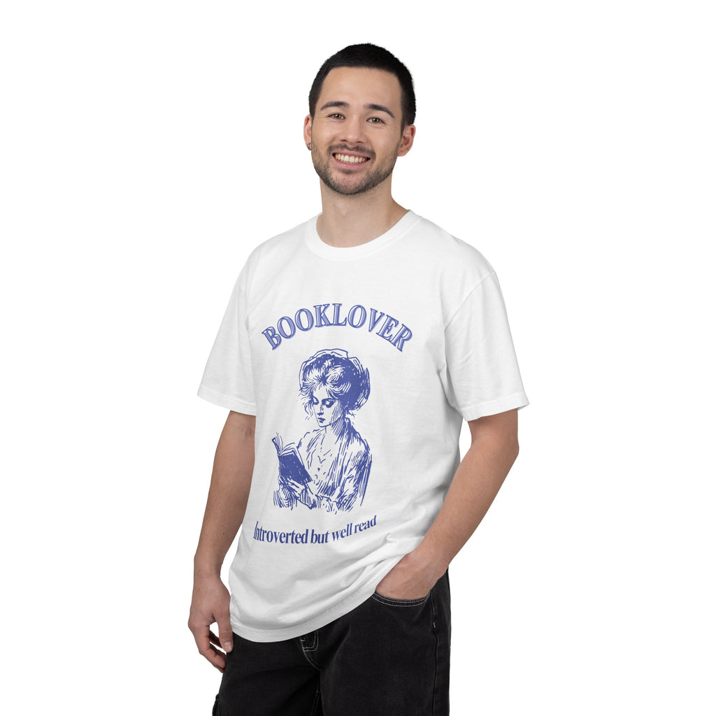 Booklover T-Shirt — "Introverted but well read" Vintage Reader Tee