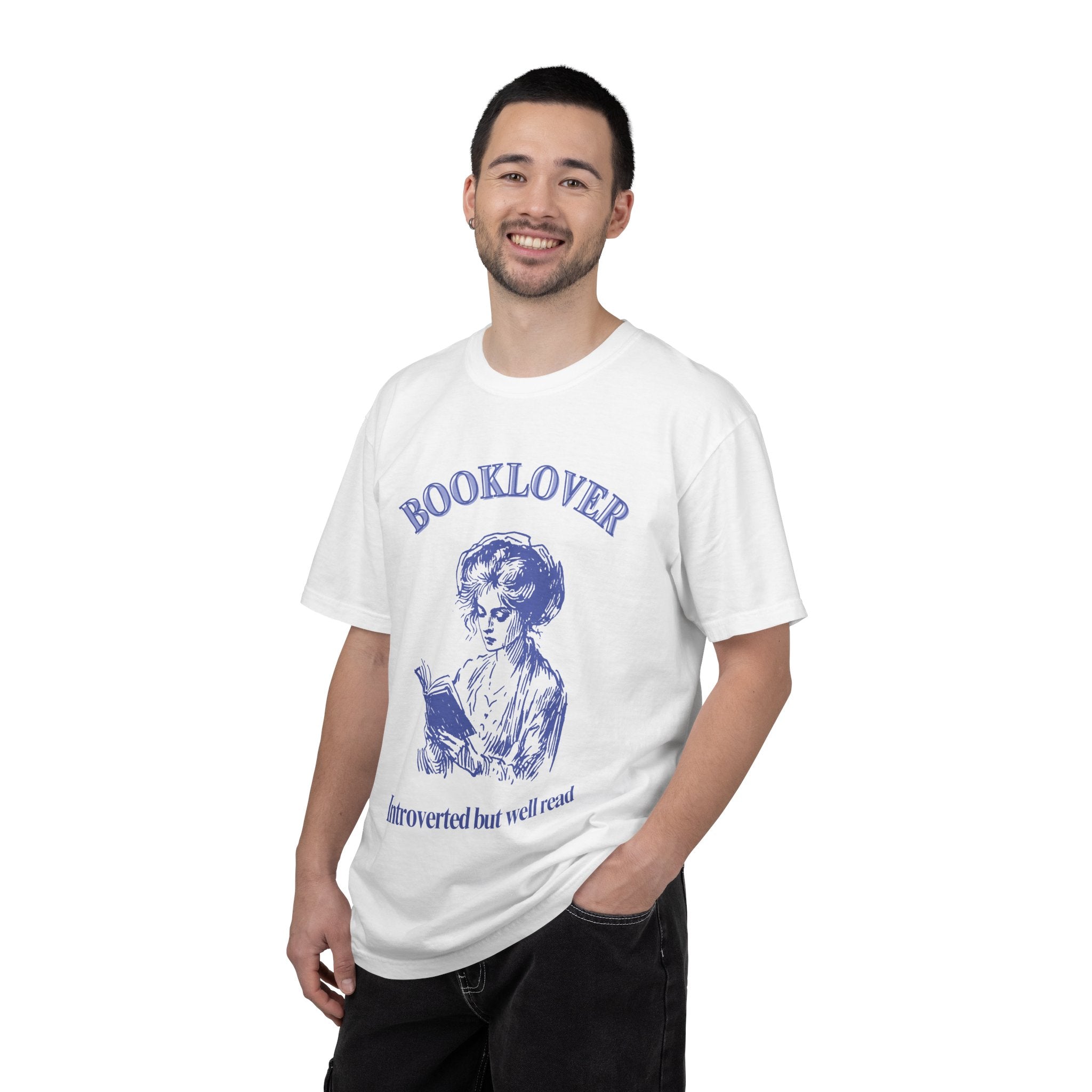 Booklover T-Shirt — "Introverted but well read" Vintage Reader Tee