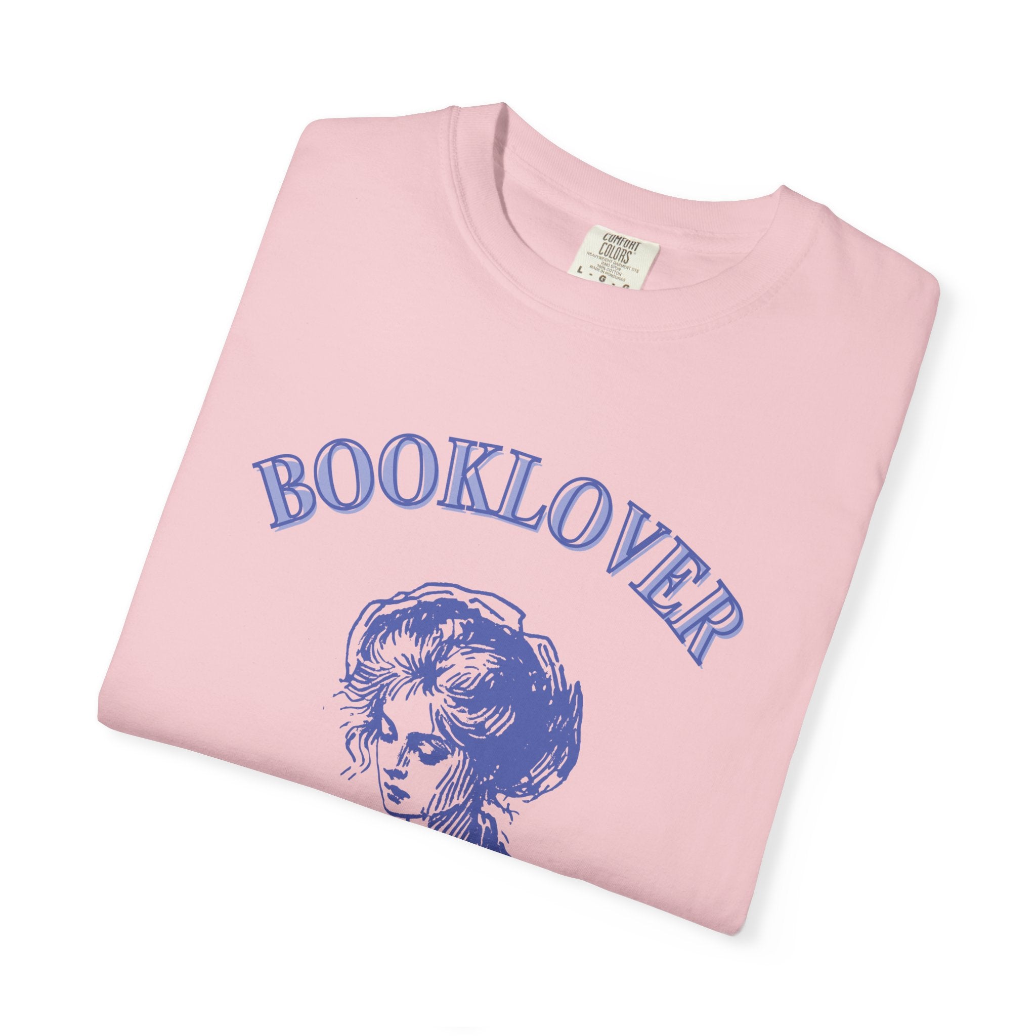 Booklover T-Shirt — "Introverted but well read" Vintage Reader Tee