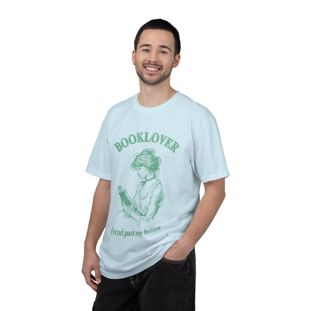 Booklover T-Shirt — "I Read Past My Bedtime" Vintage Reader Tee