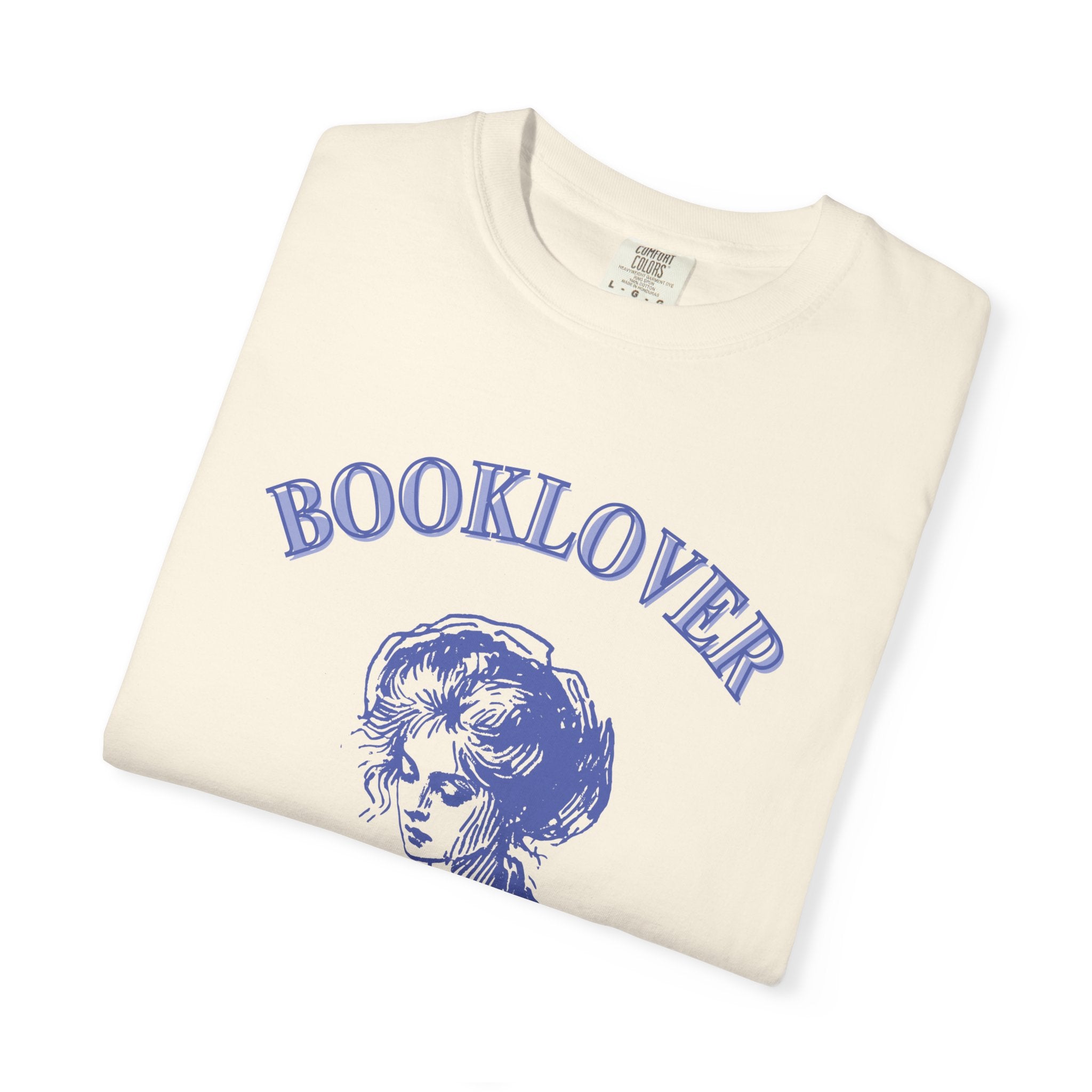 Booklover T-Shirt — "Introverted but well read" Vintage Reader Tee