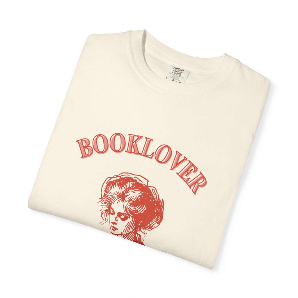 Booklover T-Shirt — "Just One More Chapter" Vintage Reader Tee