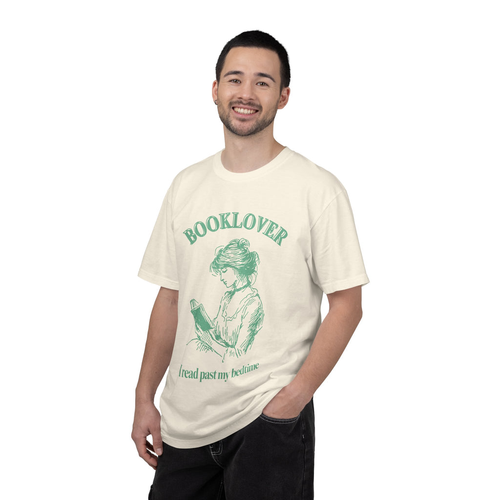 Booklover T-Shirt — "I Read Past My Bedtime" Vintage Reader Tee