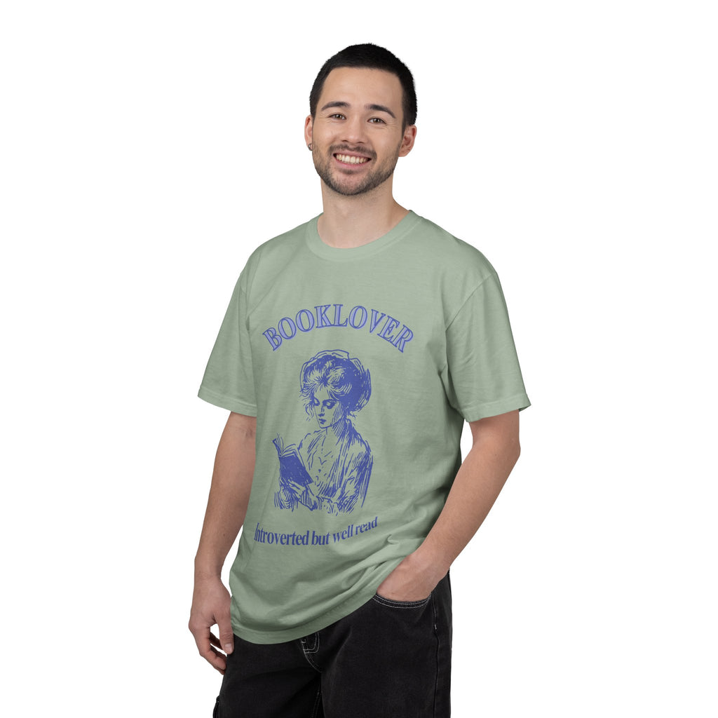 Booklover T-Shirt — "Introverted but well read" Vintage Reader Tee